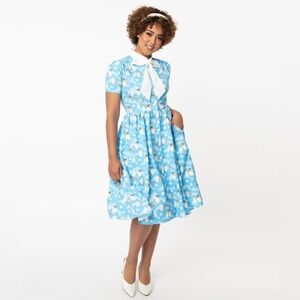 NWOT Unique Vintage x Frosty the Snowman Holiday Christmas Cora Swing Dress M